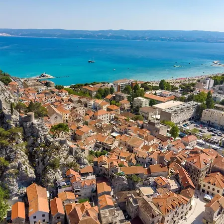 New Adventure With 3 En-suite Bedrooms, A Media Room, Private Pool, 7km From Omis Villa