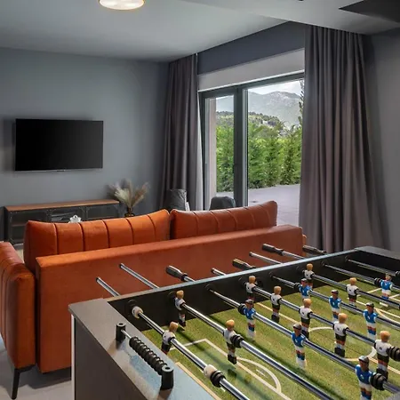 Villa New Adventure With 3 En-suite Bedrooms, A Media Room, Private Pool, 7km From Omis Gata